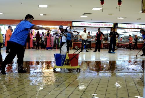 PG06_19072014_KOMTAR_BANJIR