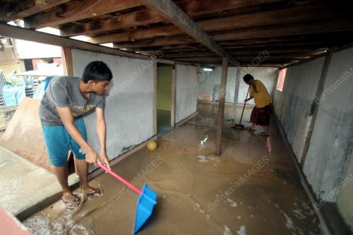BANJIR KILAT