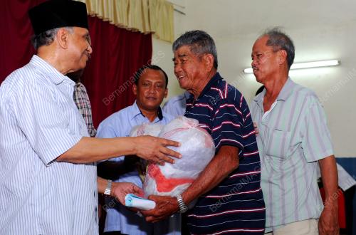 PG06_20102012_MENTERI_NELAYAN