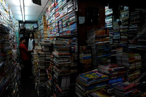 PG06_21022012_KEDAI_BUKU-1