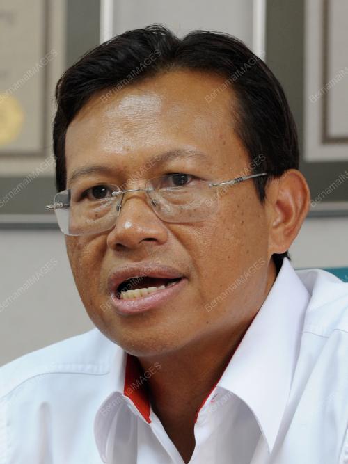 PG06_21022013_SHABERY_CHEEK