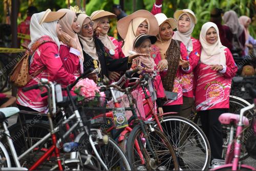 KAYUHAN SANTAI PENANG SEMPOI
