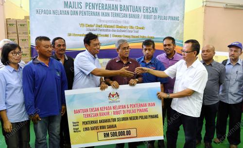 PG06_23112017_MENTERI_BANTUAN_BN201711222149