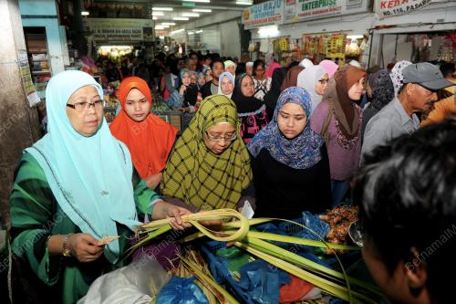 PG06_24062017_PASAR_RAMAI