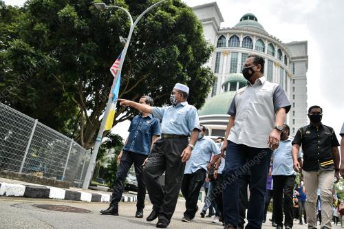 DATUK SERI REEZAL MERICAN NAINA MERICAN