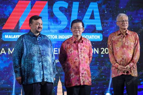 DATUK SERI AMIR HAMZAH AZIZAN