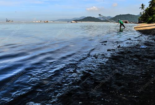 PANTAI ESEN
