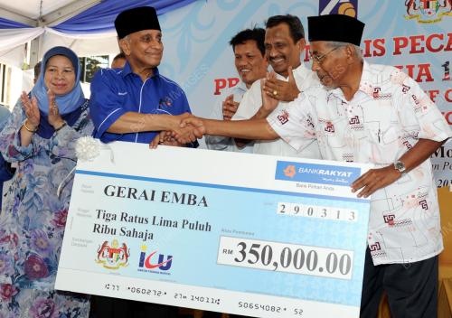 PG06_29032013_MENTERI_CEK