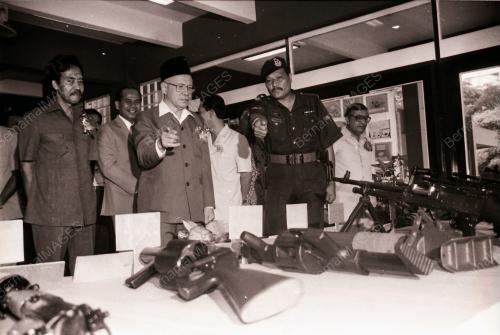 TYT TAN SRI DATUK (DR) HAJI HAMDAN BIN SHEIKH TAHIR