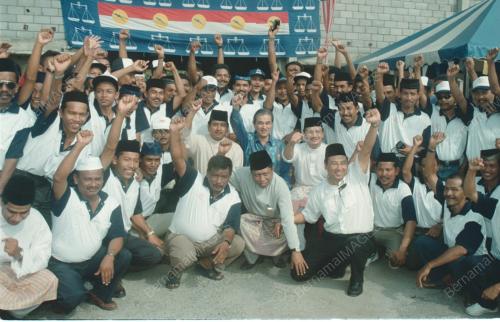 PG07-07_01_01_UMNO_BOLEH_18012016