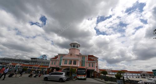 NAIK TARAF SWETTENHAM PIER