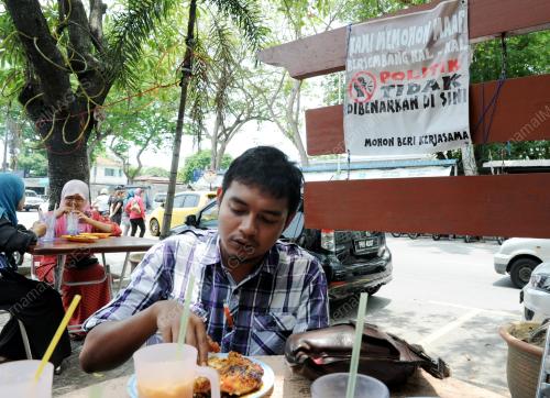 PG07_01042013_MAKAN_POLITIK