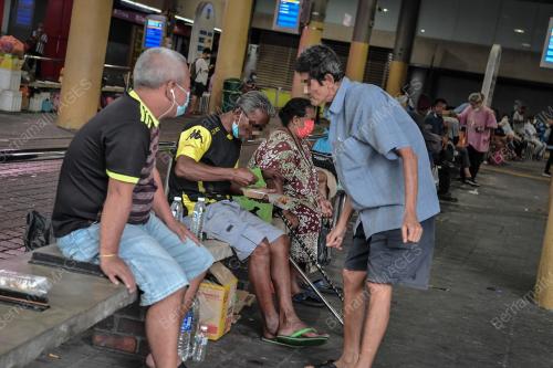GELANDANGAN DI KOMTAR