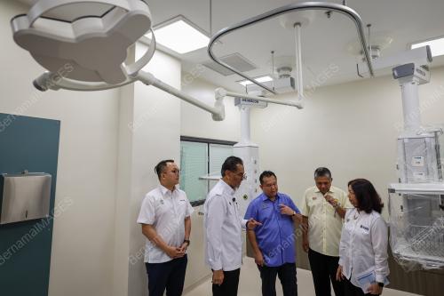 DATUK SERI DR DZULKEFLY AHMAD