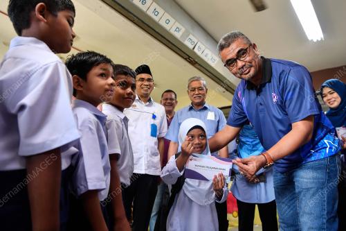 DATUK MOHD RAZMAN YAACOB