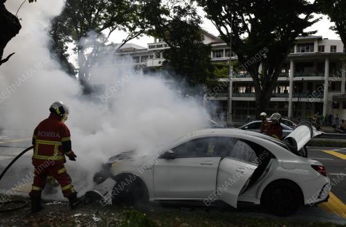 KEBAKARAN KERETA
