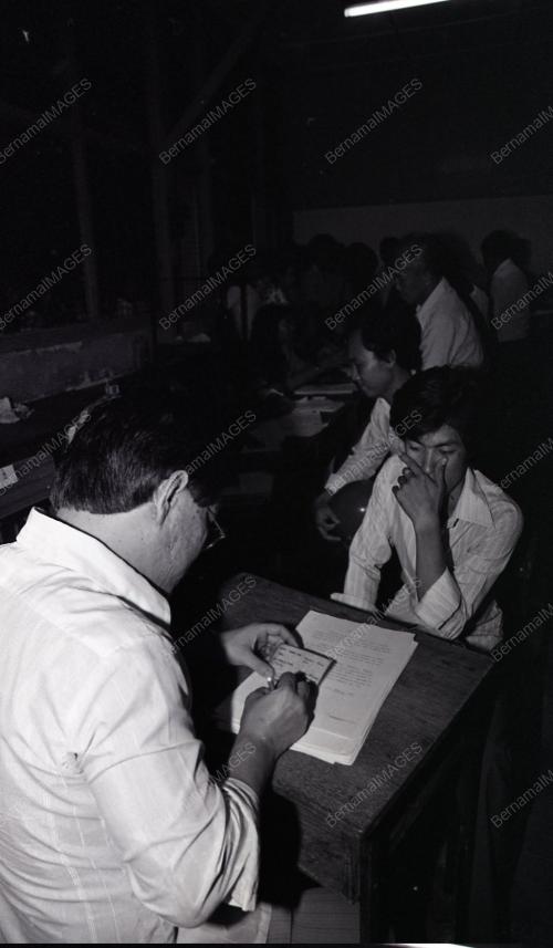 DR LIM CHONG EU