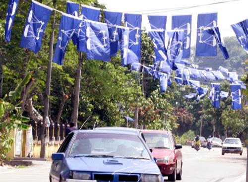 BENDERA BN DI PERMATANG PAUH