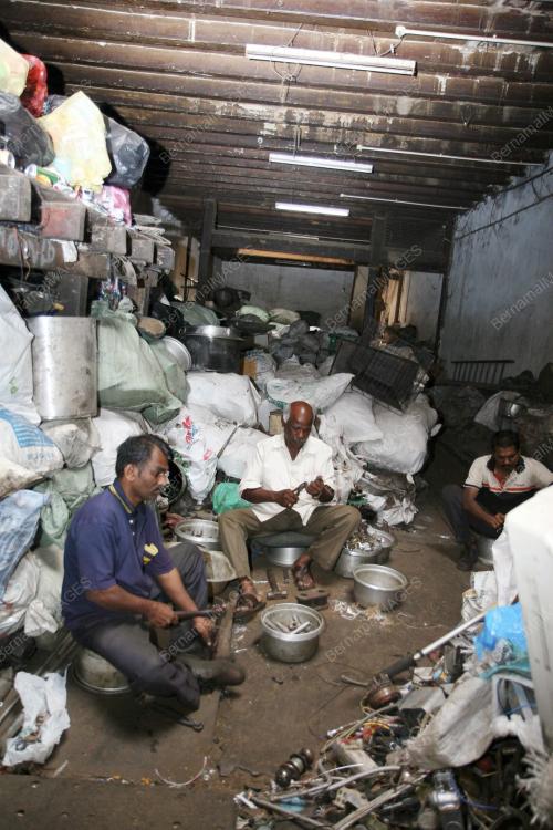 KEDAI BARANG LUSUH