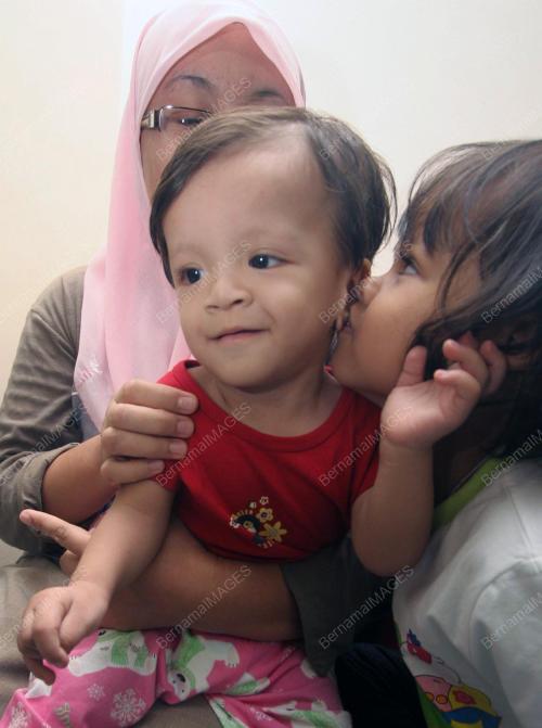 KHAIRA RAIHANA NOOR AZMAN