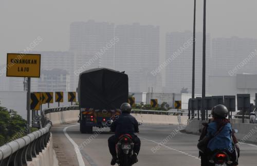 PG07_08082019_PEMANDANGAN_KABUR_BN201902251564