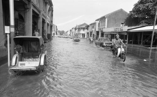 PG07_09072015_BANJIR