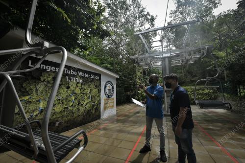 TAMAN TEMA ESCAPE