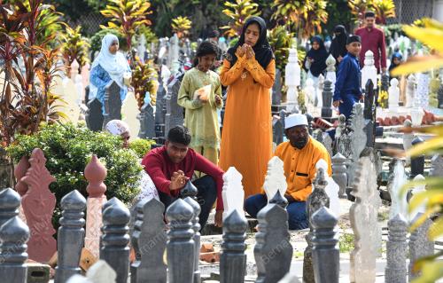 ZIARAH KUBUR