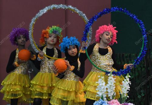 KARNIVAL HIP