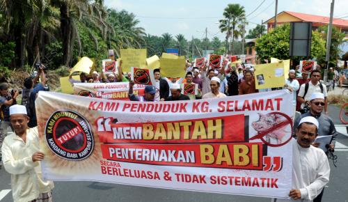 PG07_11072014_KAMPUNG_DEMO