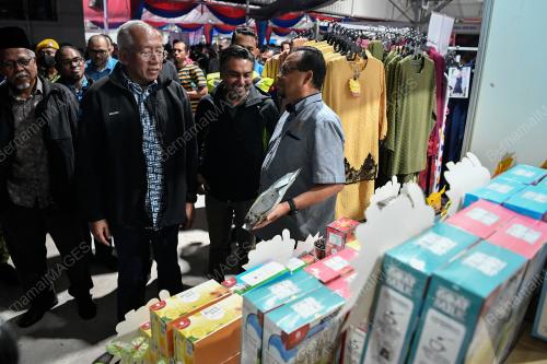 DATUK SERI MAHDZIR KHALID