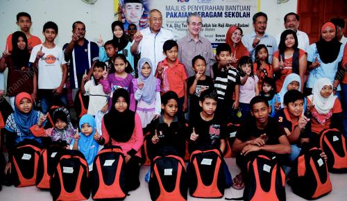 PG07_12122012_BANTUAN_SEKOLAH