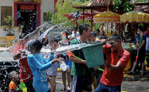 PG07_13042016_SONGKRAN_AIR
