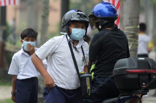 PG07_14092015_PELAJAR_TOPENG