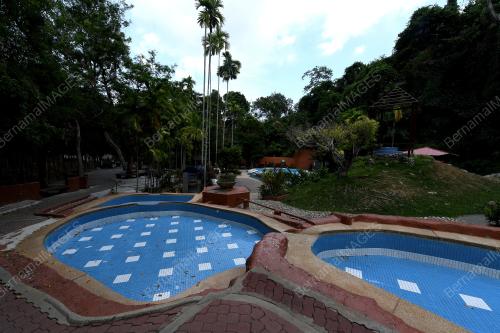 KOLAM REKREASI DITUTUP