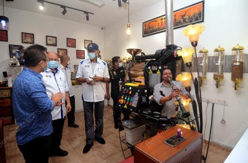 DATUK ROSOL WAHID