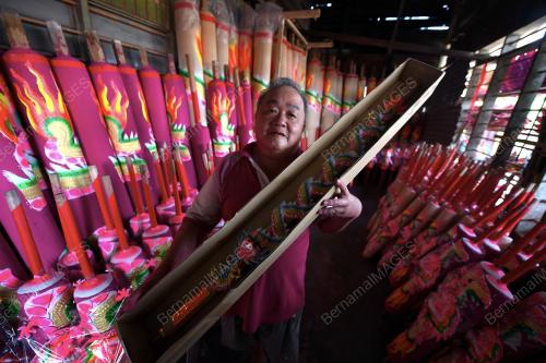 KAYU COLOK TAHUN BARU CINA