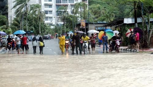 PG07_18072016_BANJIR_KILAT