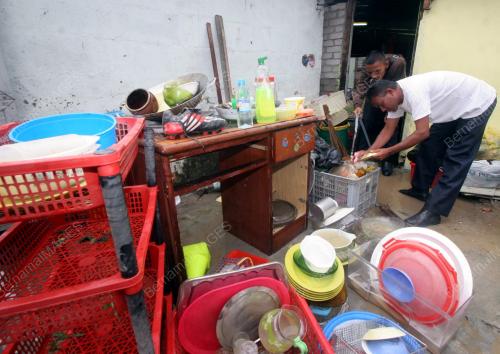 BANJIR KILAT