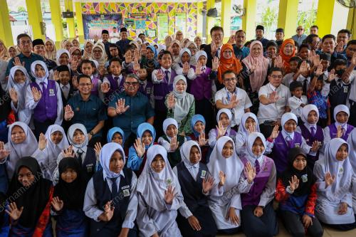 FADHLINA SIDEK