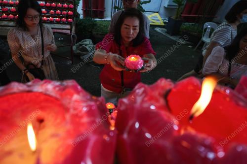HARI WESAK