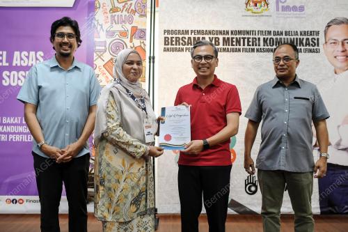 FAHMI FADZIL