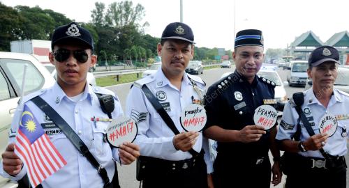 PG07_22082014_POLIS_MH17
