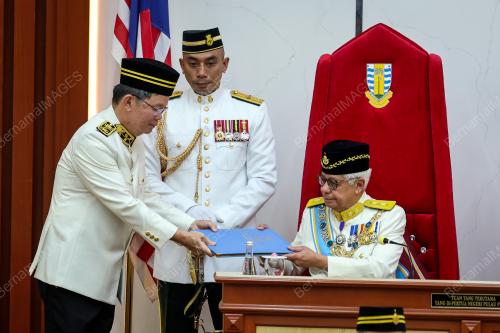 TUN AHMAD FUZI ABDUL RAZAK