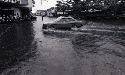 BANJIR KILAT
