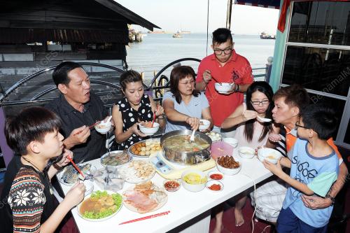 PG07_30012014_MAKAN_KELUARGA