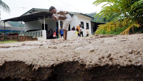 PG07_30112015_LUMPUR_BANJIR