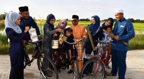 BERSAMA KELUARGA