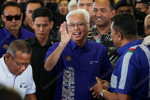 DATUK SERI ISMAIL SABRI YAAKOB