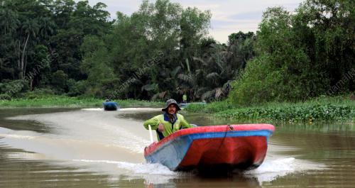 PG08_02122015_NELAYAN_SUNGAI